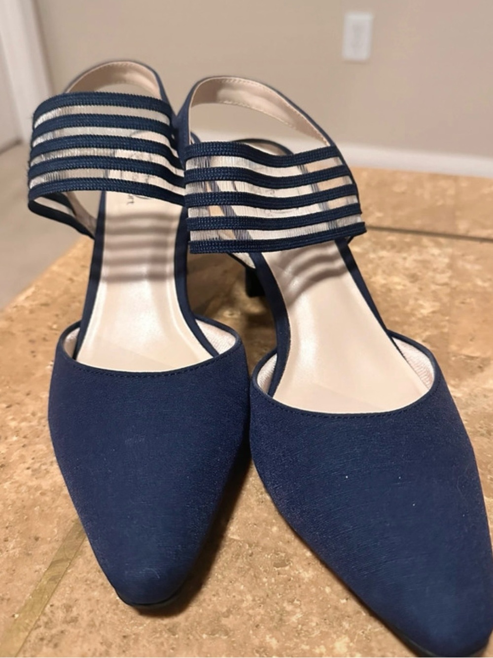 Women’s Navy Pointed Toe Strappy Mid-Heel Pumps